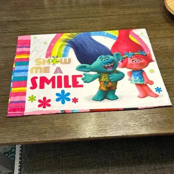 TROLLS standard PILLOW CASE - Picture 2 of 2